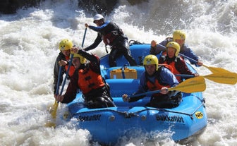 Questo tour estivo di rafting nel nord dell'Islanda è molto impegnativo e avventuroso.