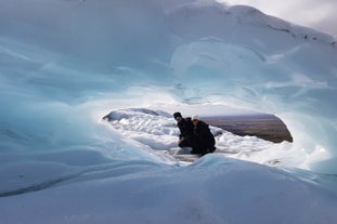 3-stündige geführte Gletscherwanderung in Kleingruppen auf dem Falljökull mit Transfer ab Skaftafell