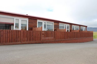 Lax&aacute;rbakki Studio with an Outdoor Hot Tub Near Reykjavik