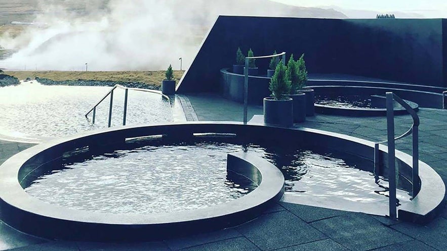 Krauma Spa to jedno z najlepszych spa w zachodniej Islandii z wannami z hydromasażem