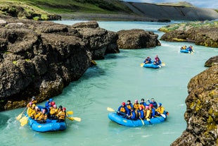 Rafting i det sydlige Island er en familievenlig aktivitet.