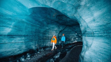 Isgrottetur i Katla og brevandring fra Vik